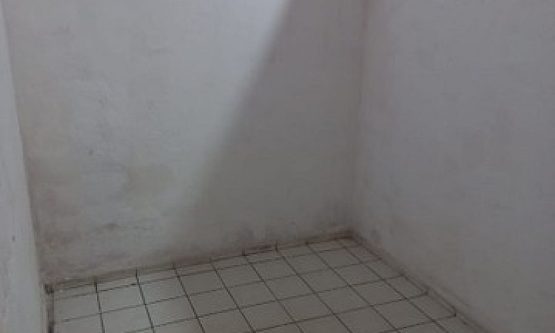 Alugo Casa Com 2 Qua...