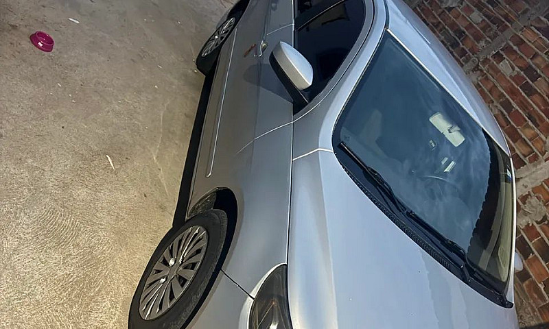 Volkswagen Voyage 1....