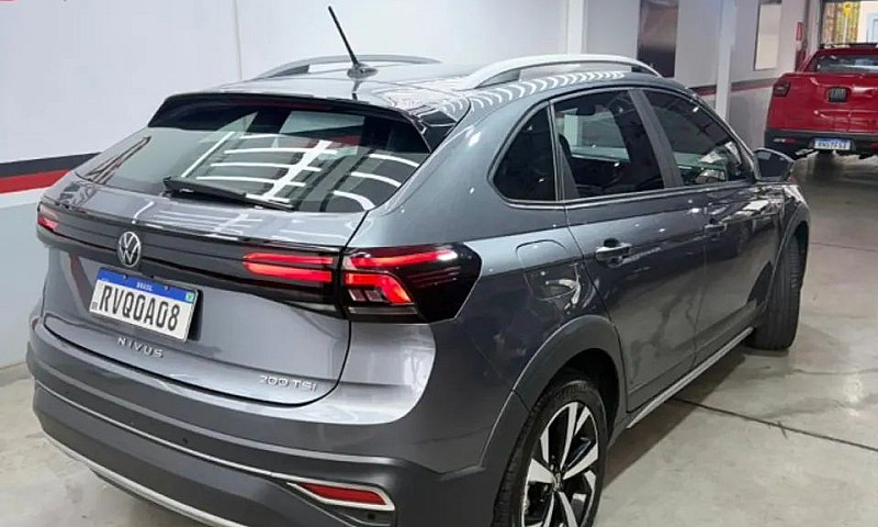 Volkswagen Nivus Hig...