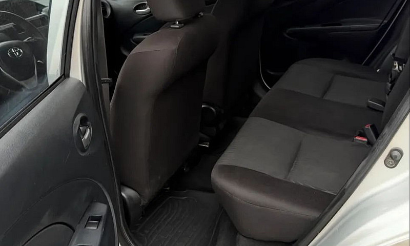 Toyota Etios X 1.3 F...