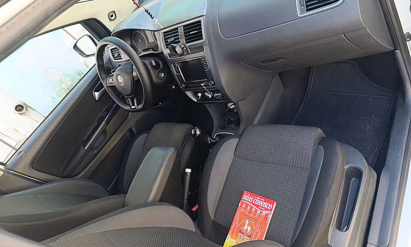 Volkswagen Fox Conne...