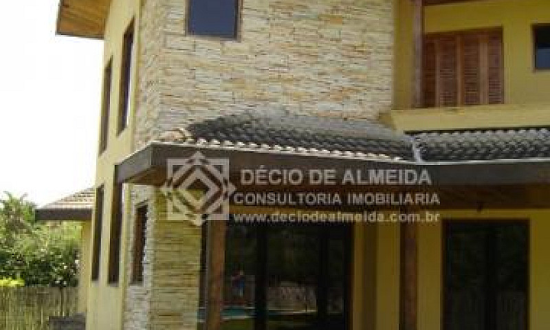 Sobrado Condomínio E...