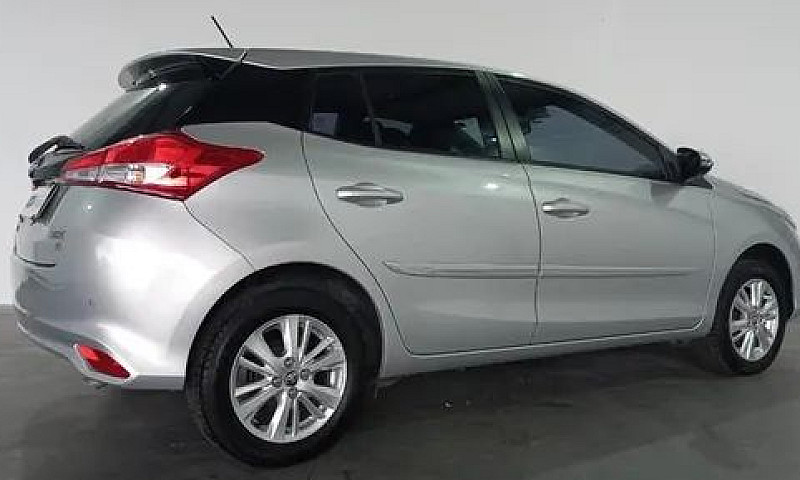 Toyota Yaris 1.3 16V...