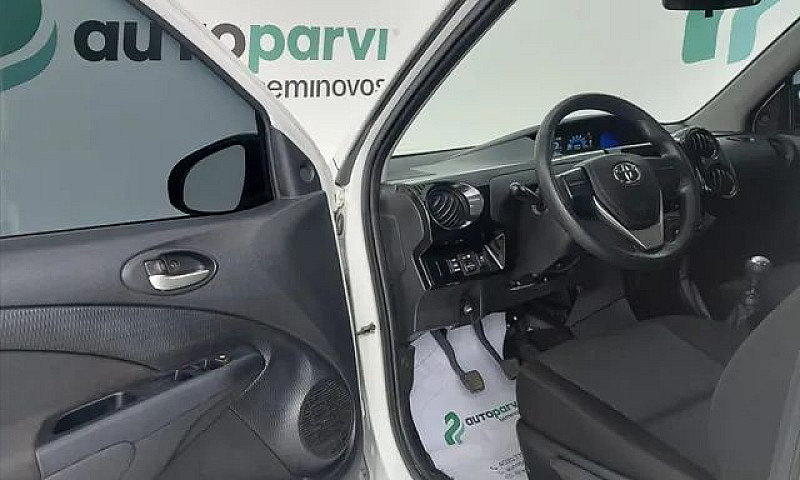 Toyota Etios 1.3 X 1...