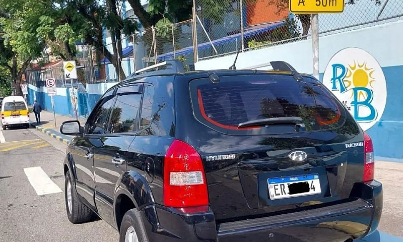 Hyundai Tucson 2.0 1...
