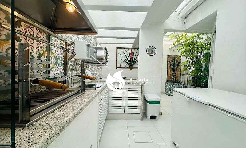 Casa Com 4 Dormitóri...