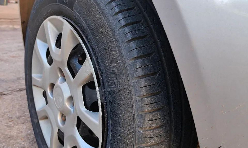 Ford Ka 1.0 Tecno 8V...