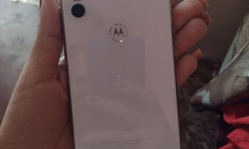 Motorola One Branco...