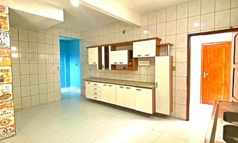 Casa 3 Quartos (1 Su...