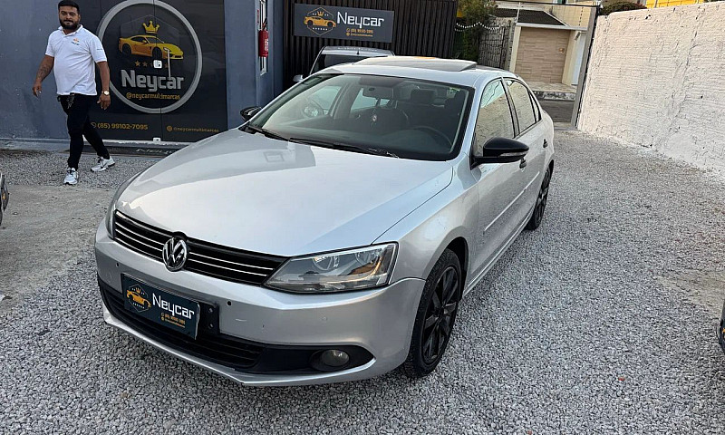 Volkswagen Jetta Com...