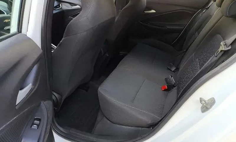 Chevrolet Onix Plus ...