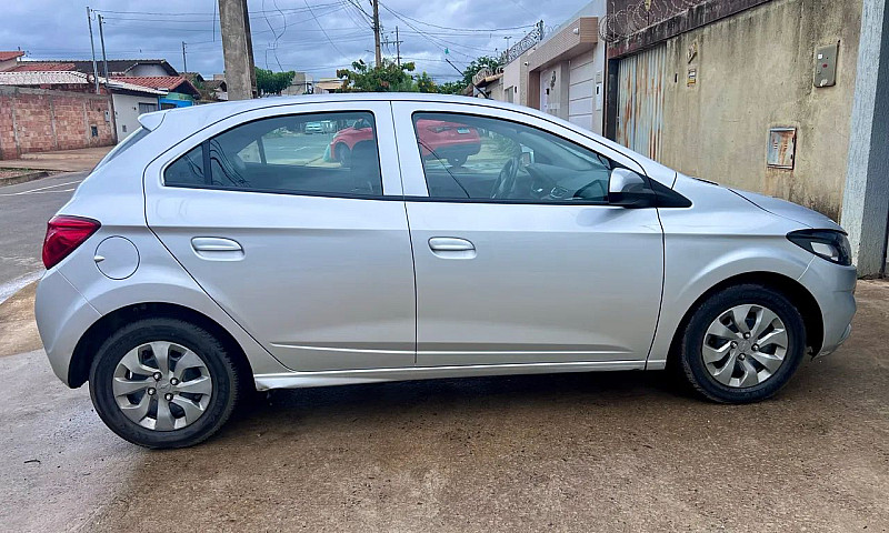Chevrolet Onix Hatch...