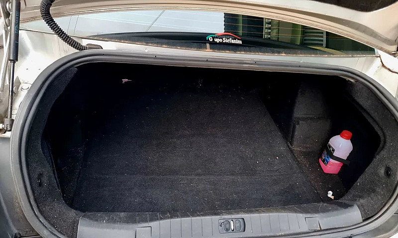 Peugeot 408 Sedan Gr...