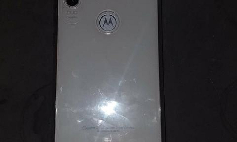 Motorola One Branco...