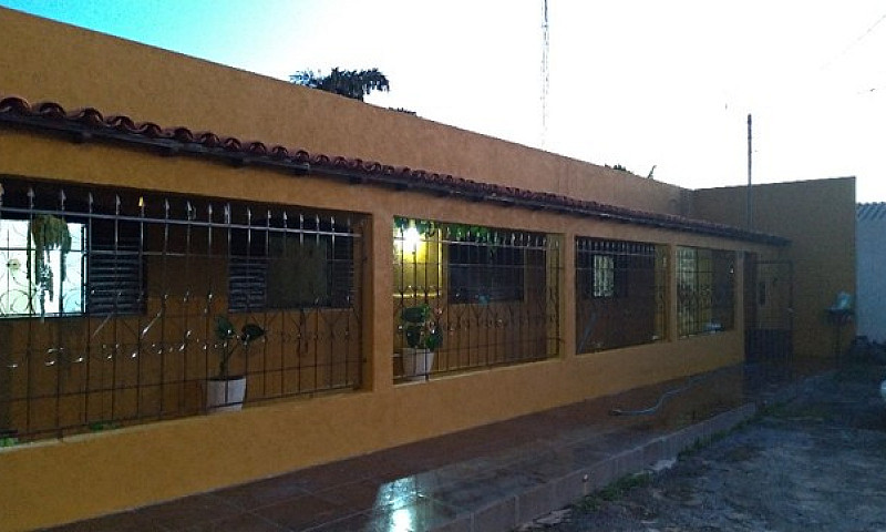 Excelente Casa Próxi...