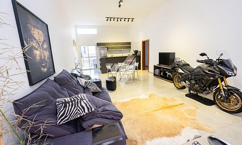 Casa Com 3 Quartos À...