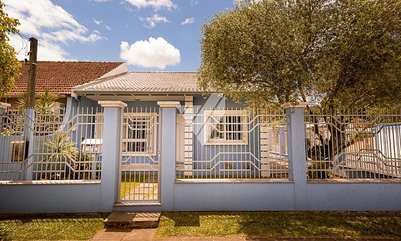 Casa Com 3 Quartos À...