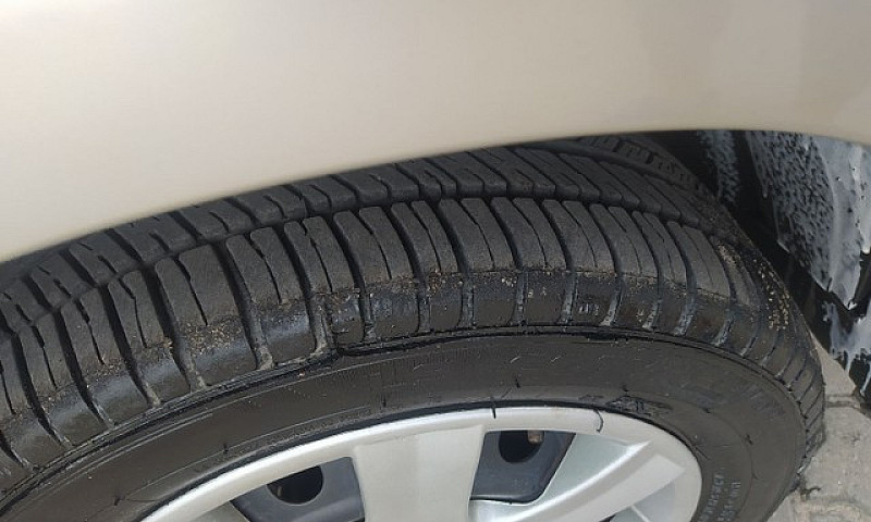 Peugeot 207 1.4...