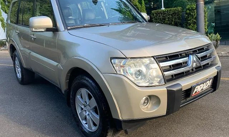 Mitsubishi Pajero Fu...