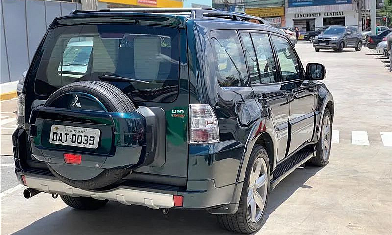 Mitsubishi Pajero Fu...