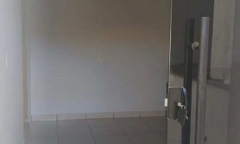 Casa Pequena Com Are...