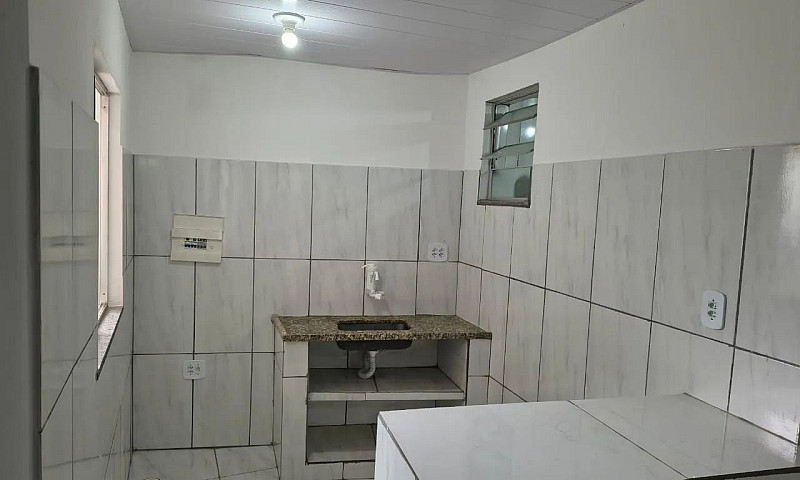 Alugo Casa...