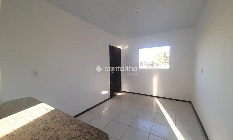 Casa Com 2 Dormitóri...