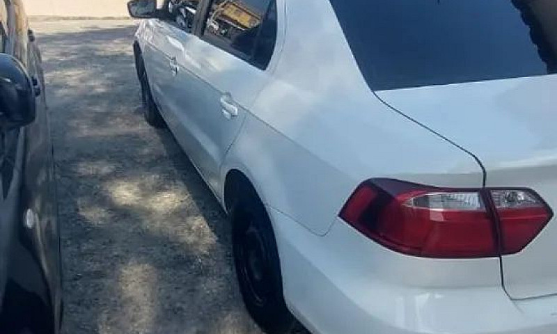 Volkswagen Voyage 1....