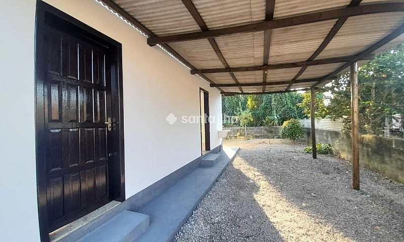 Casa Com 2 Dormitóri...