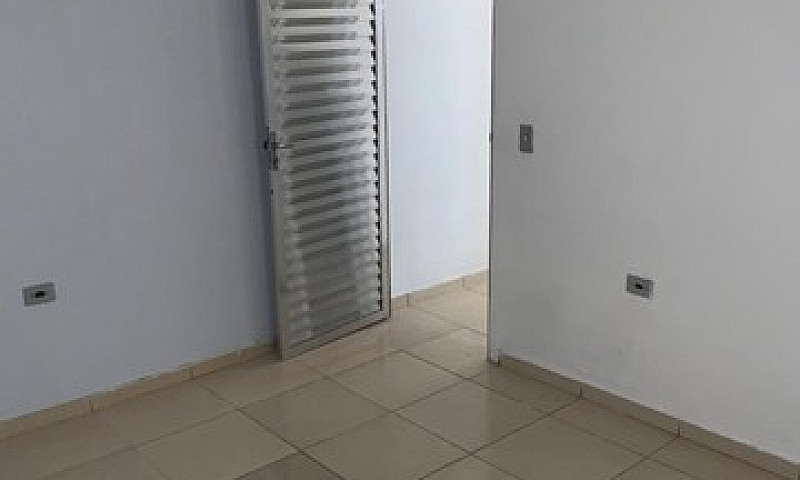 Casa De 3 Cômodos Em...