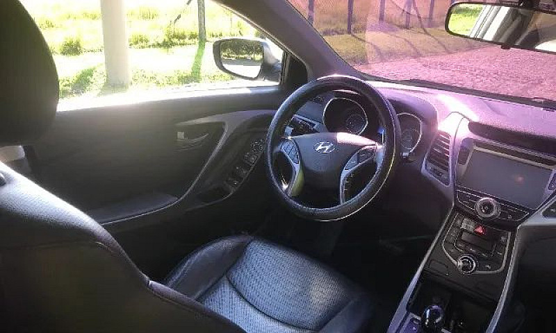 Hyundai Elantra 2016...