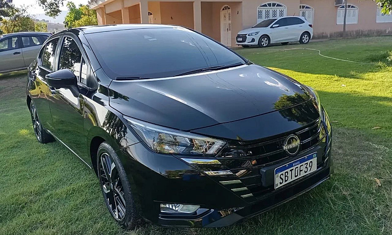 Nissan Versa Exclusi...
