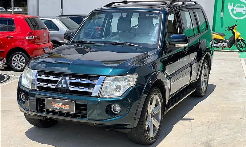 Mitsubishi Pajero Fu...