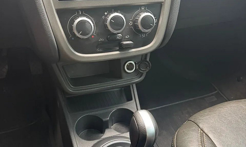 Volkswagen Voyage Co...