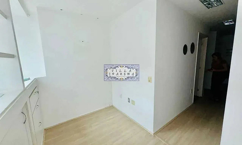 Sala Comercial 40 M²...