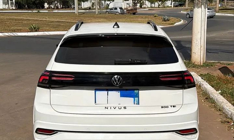 Volkswagen Nivus Hig...