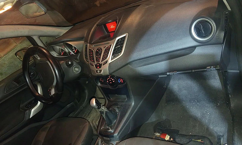 Ford Fiesta Sedan Se...