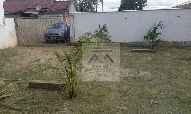 Casa Com 2 Dormitóri...