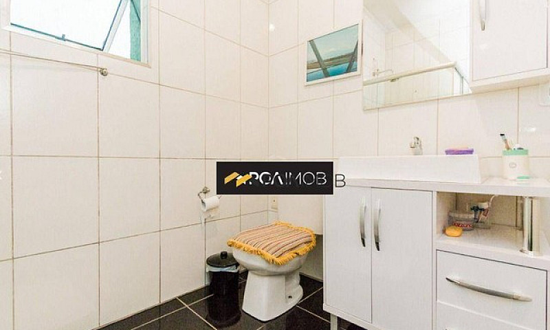 Casa Com 4 Dormitóri...