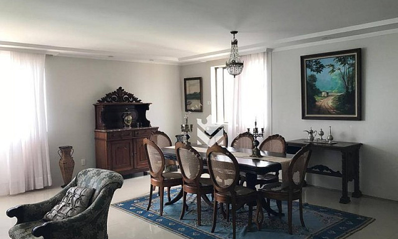 Cobertura Com 5 Suít...