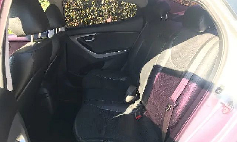 Hyundai Elantra 2016...