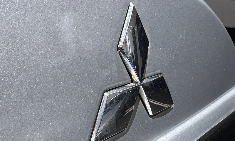 Mitsubishi Pajero Fu...