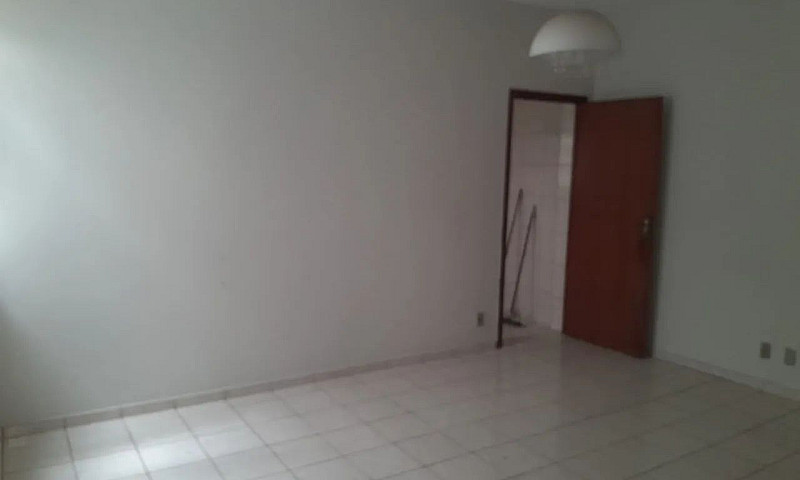 Alugo Apt Espaçoso N...