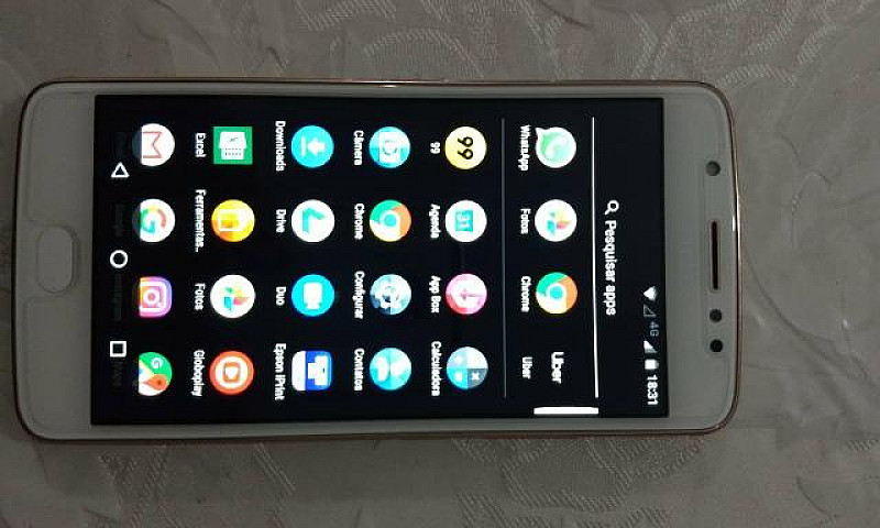 Moto E4...