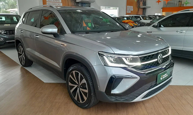Volkswagen Taos 2023...