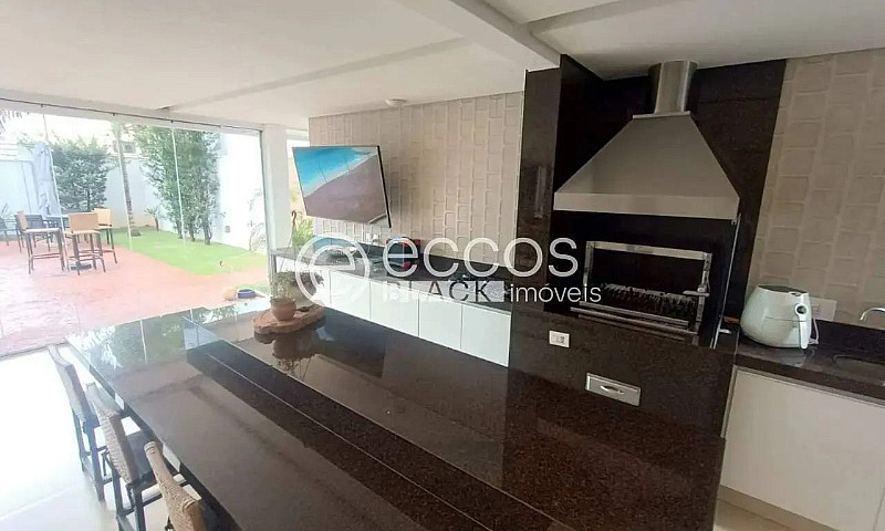 Casa Em Condomínio P...