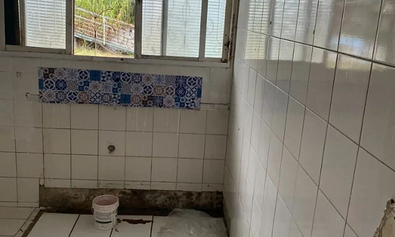 Locação De Casa Em J...