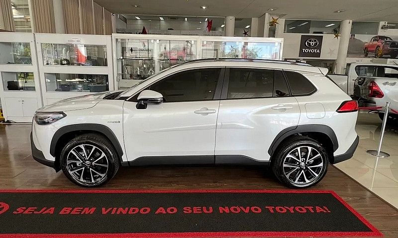 Toyota Corolla Cross...