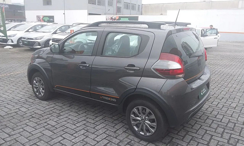 Fiat Mobi Trekking 1...