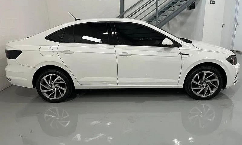 Volkswagen Virtus Hi...
